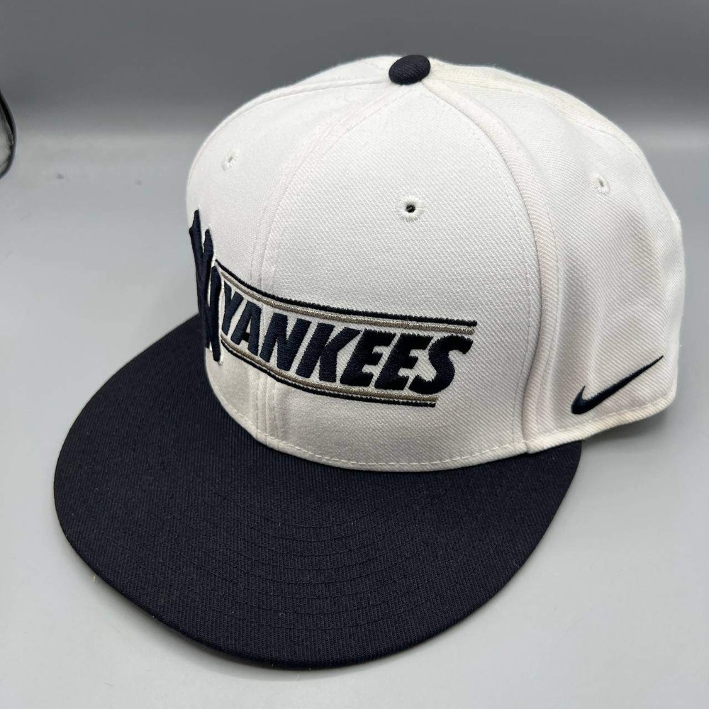 New York Yankees Hat Men White Black Embroidered Nike True Snap Back Cap